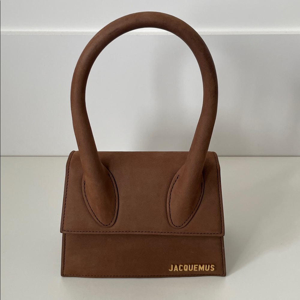Jacquemus Moyen Le Chiquito Top Handle bag in Brown suede